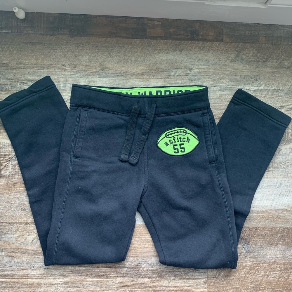 A&F kids EUC Boy’s size S navy blue Joggers